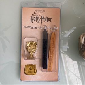 Never opened - Hufflepuff Wax Seal Kit